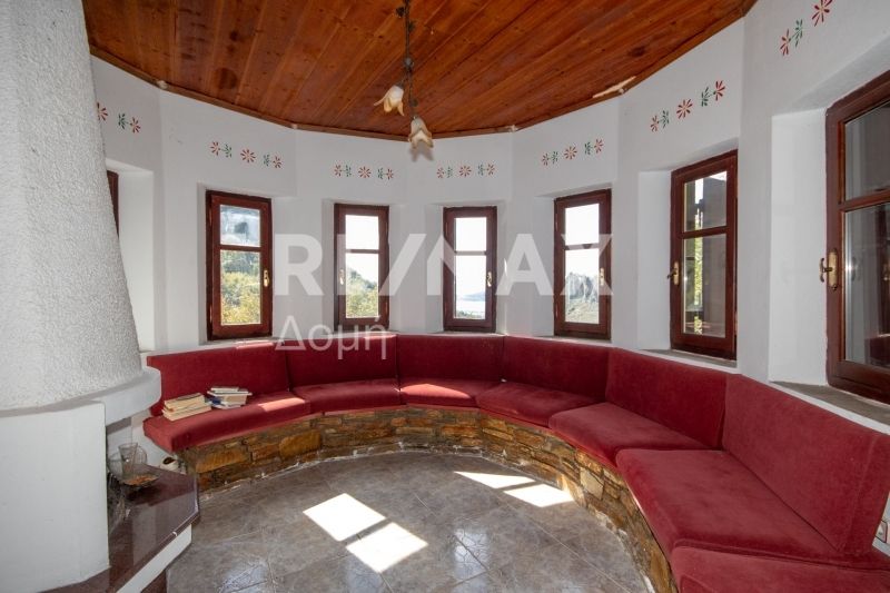 Property photo 2 of 50