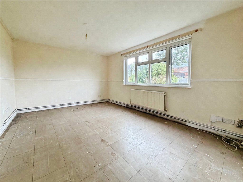 Property photo 3 of 6 Picture No. 01