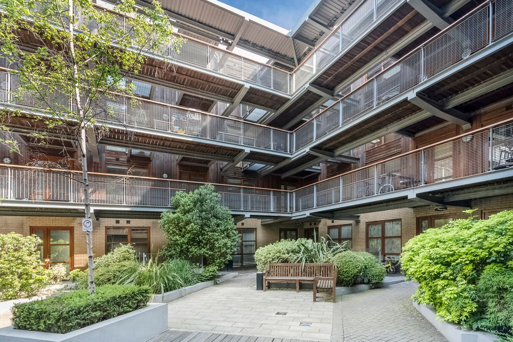 Property photo 1 of 9