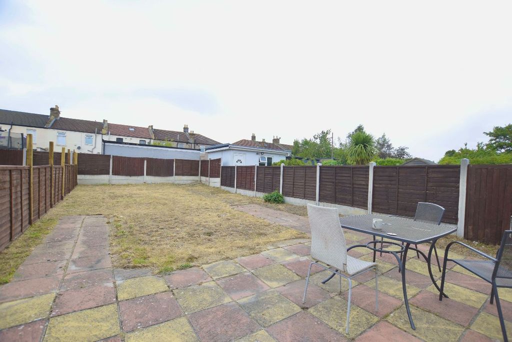 Property photo 2 of 21