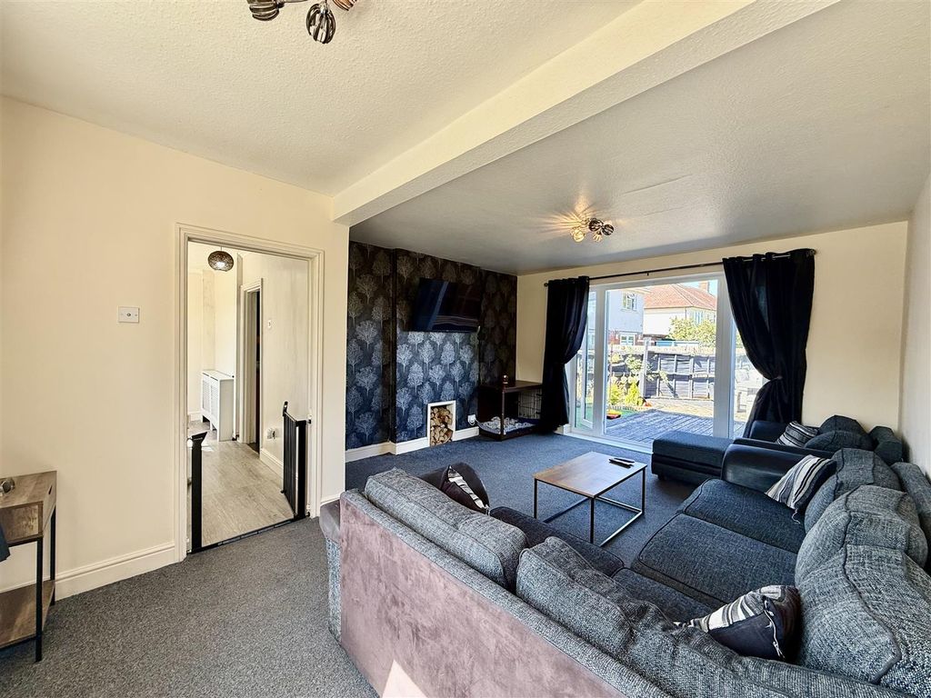 Property photo 3 of 13 3