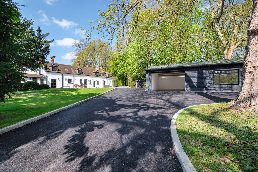 Property photo 2 of 49