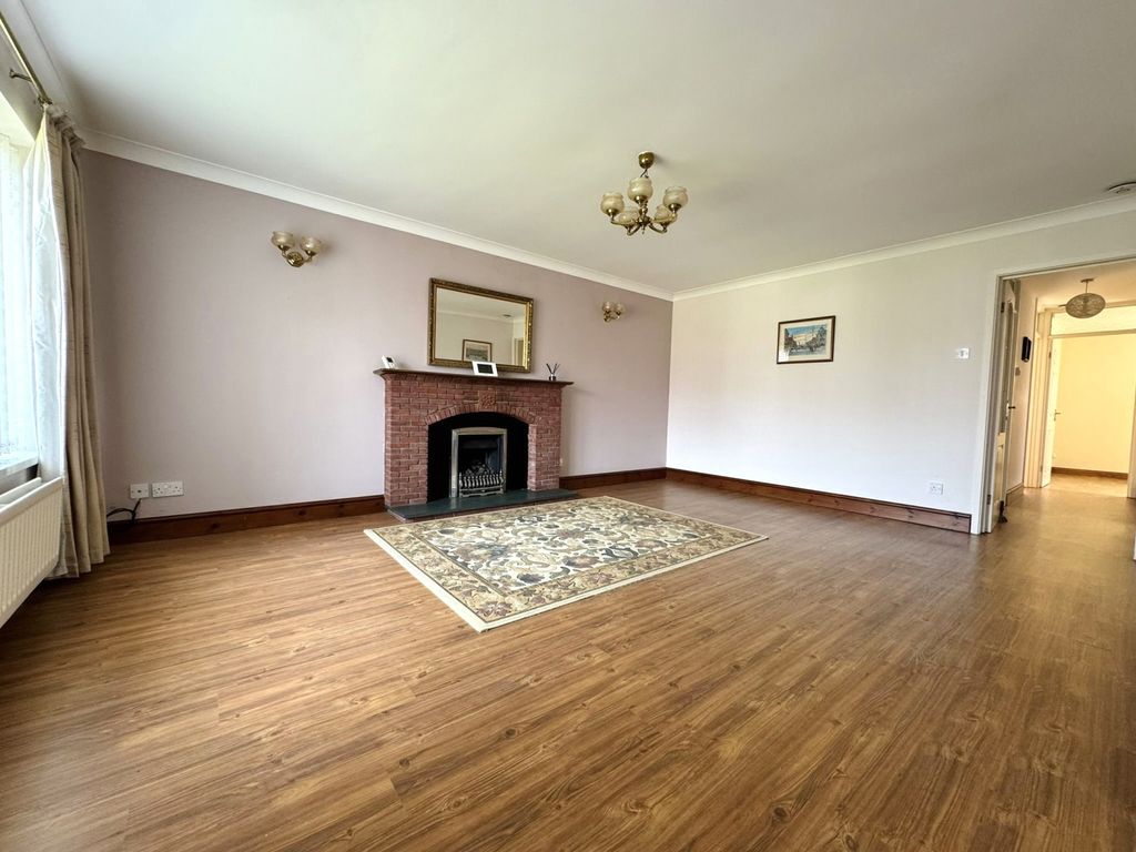 Property photo 3 of 23 47050667-37F7-4986-B505-F9d0E518De20