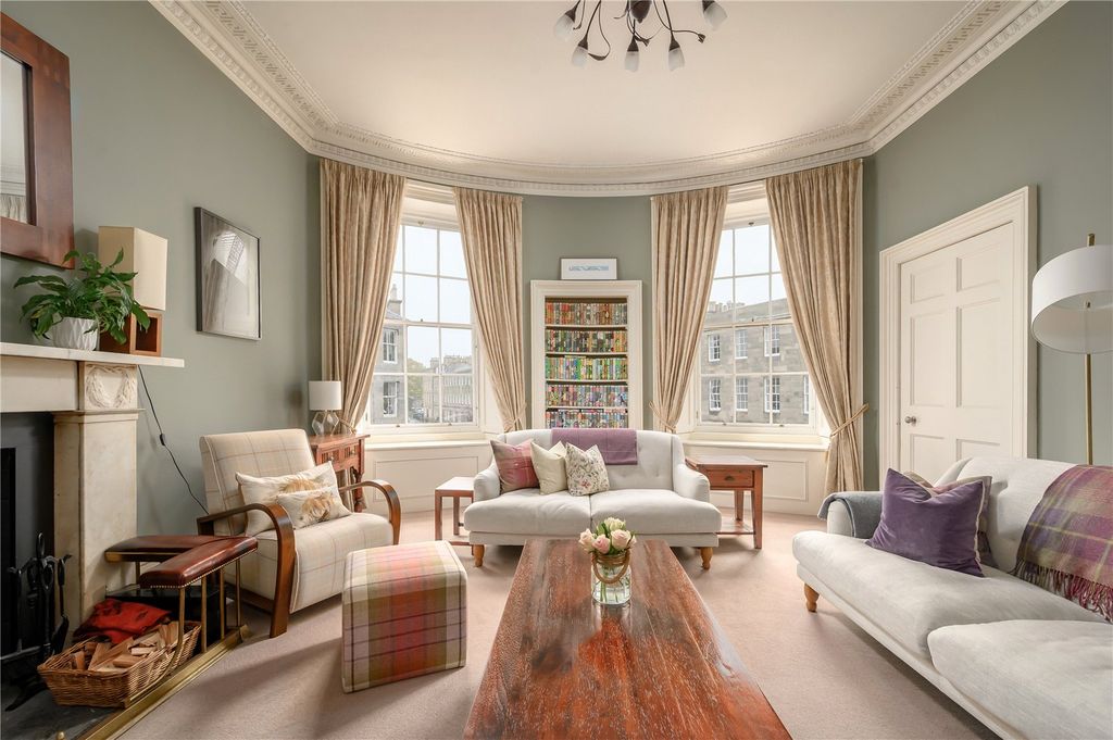 Property photo 3 of 16 Living/Dining Room