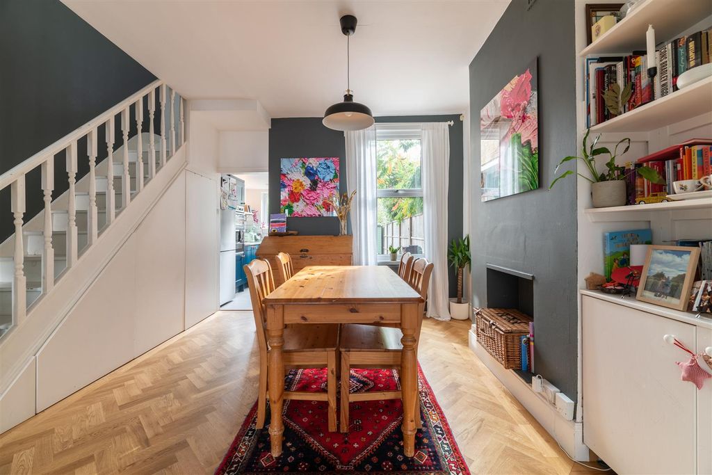 Property photo 3 of 36 Hartington Road, E17