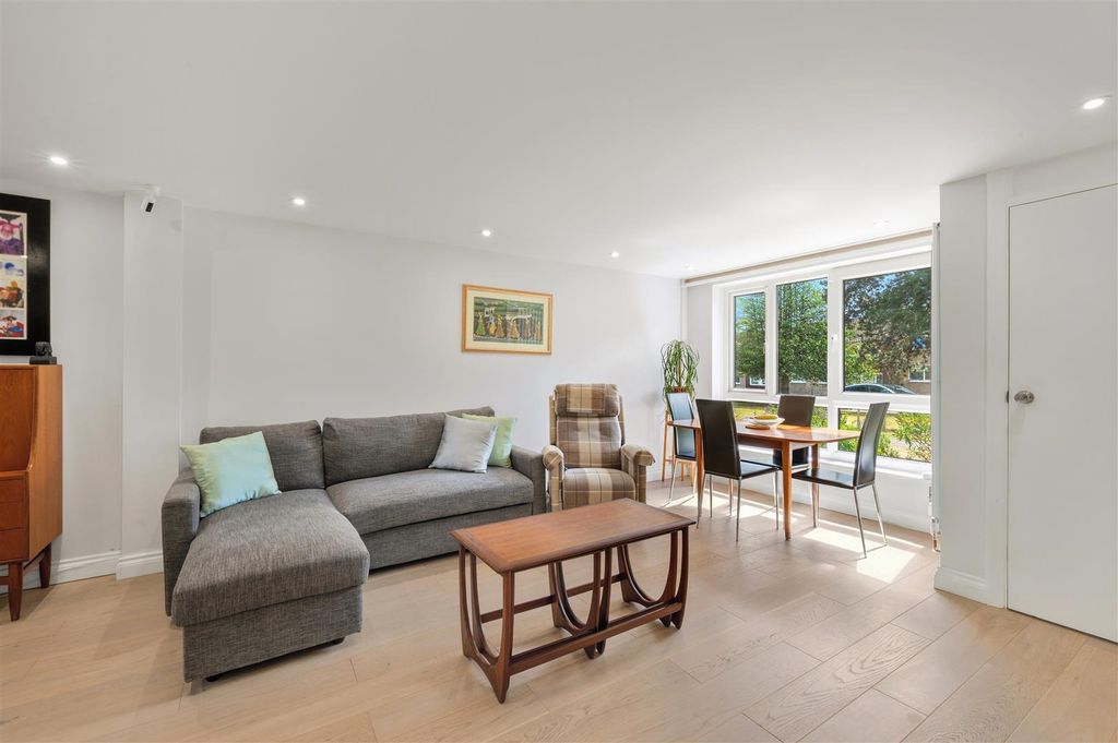Property photo 3 of 13 18 0Akhill Court -7.Jpg