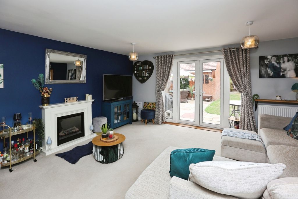 Property photo 3 of 17 Pbox-Img.Jpg