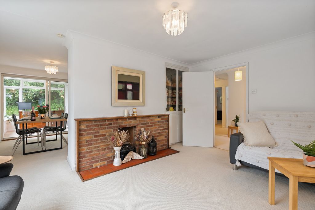 Property photo 2 of 10
