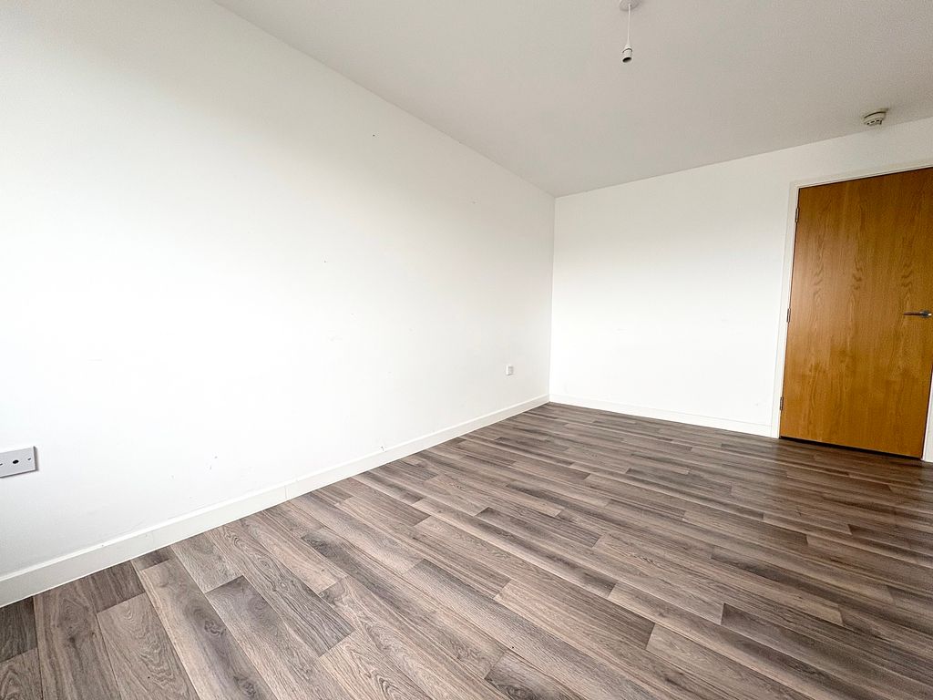 Property photo 3 of 6 Living Room