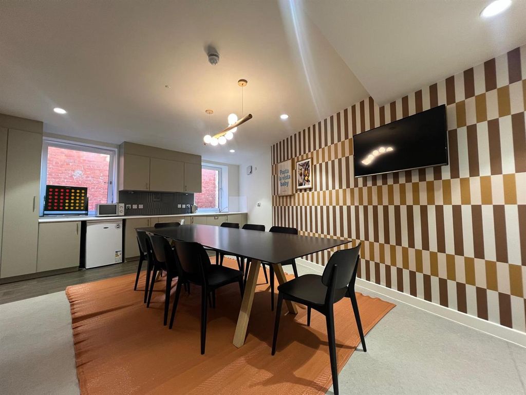 Property photo 2 of 9 Dinning Space.Jpg