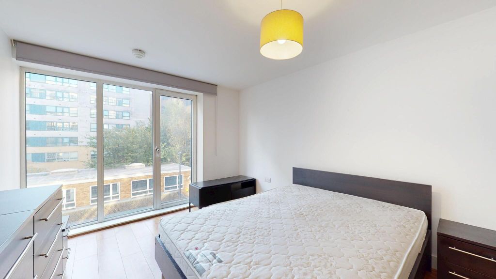 Property photo 3 of 17 Bedroom