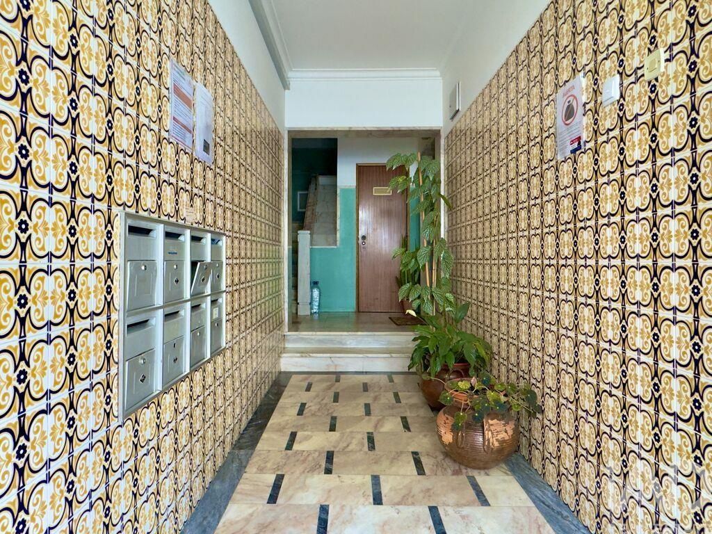 Property photo 3 of 28