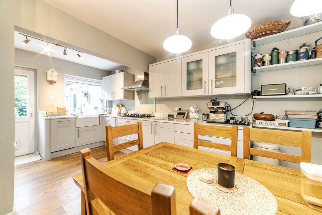 Property photo 3 of 27 Pbox-Img.Jpg