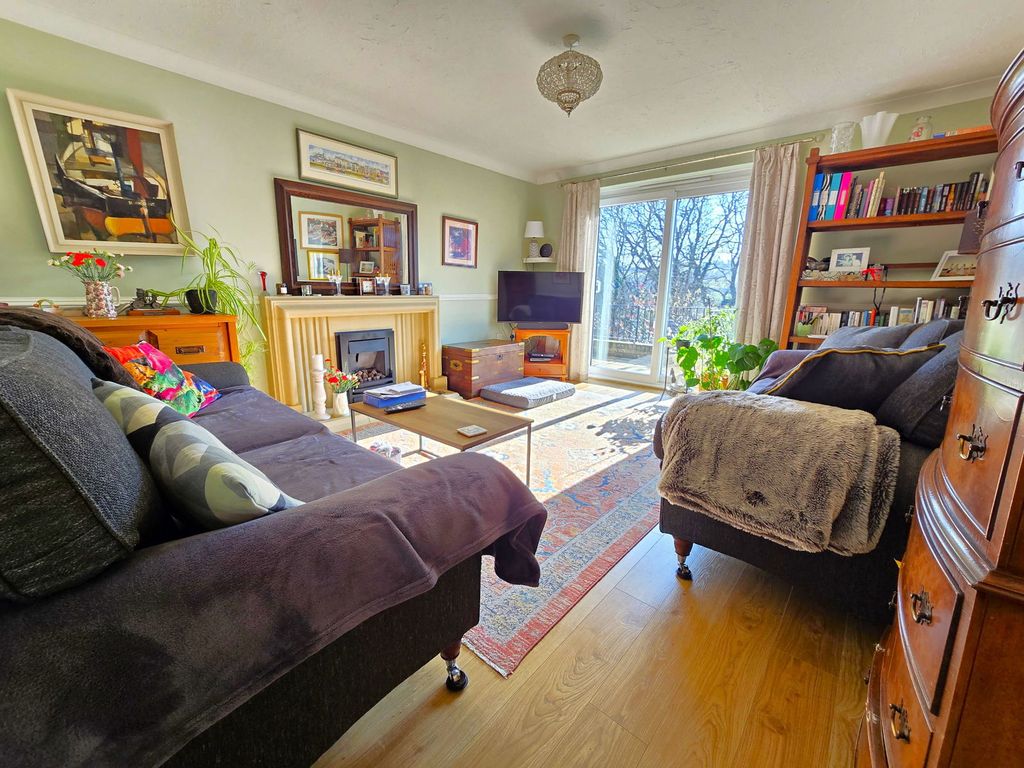 Property photo 2 of 24