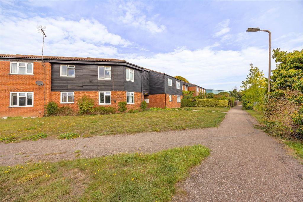 Property photo 1 of 15 Front Of Building