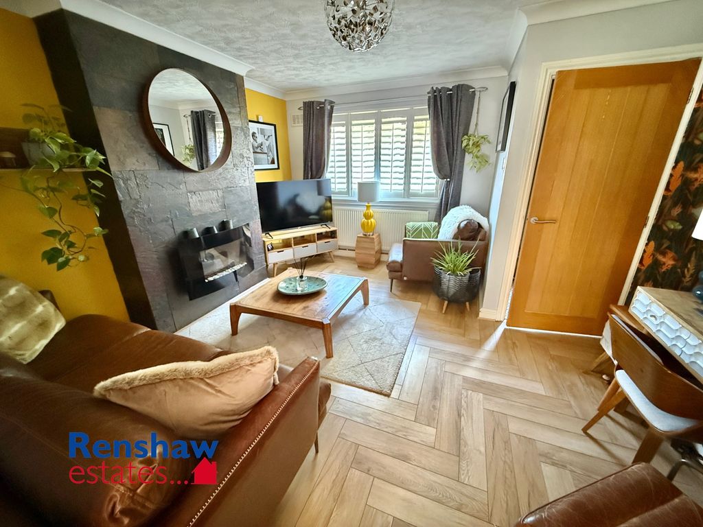 Property photo 2 of 18 L (1)