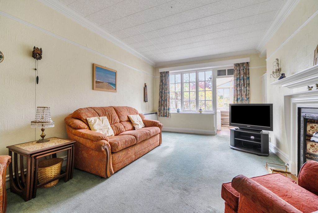 Property photo 2 of 27 1368968-13-68Efa1...