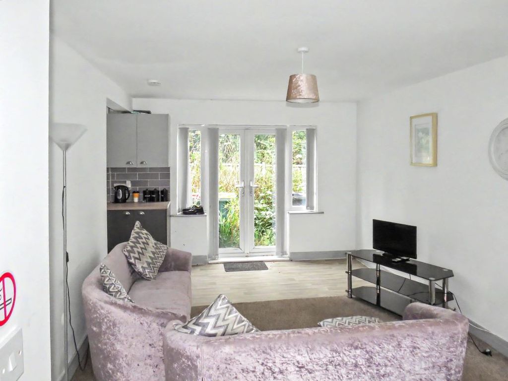 Property photo 2 of 21