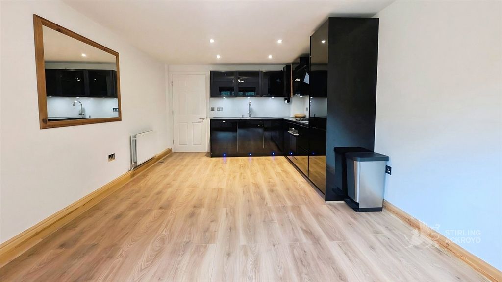 Property photo 2 of 8 Reception/Kitchen