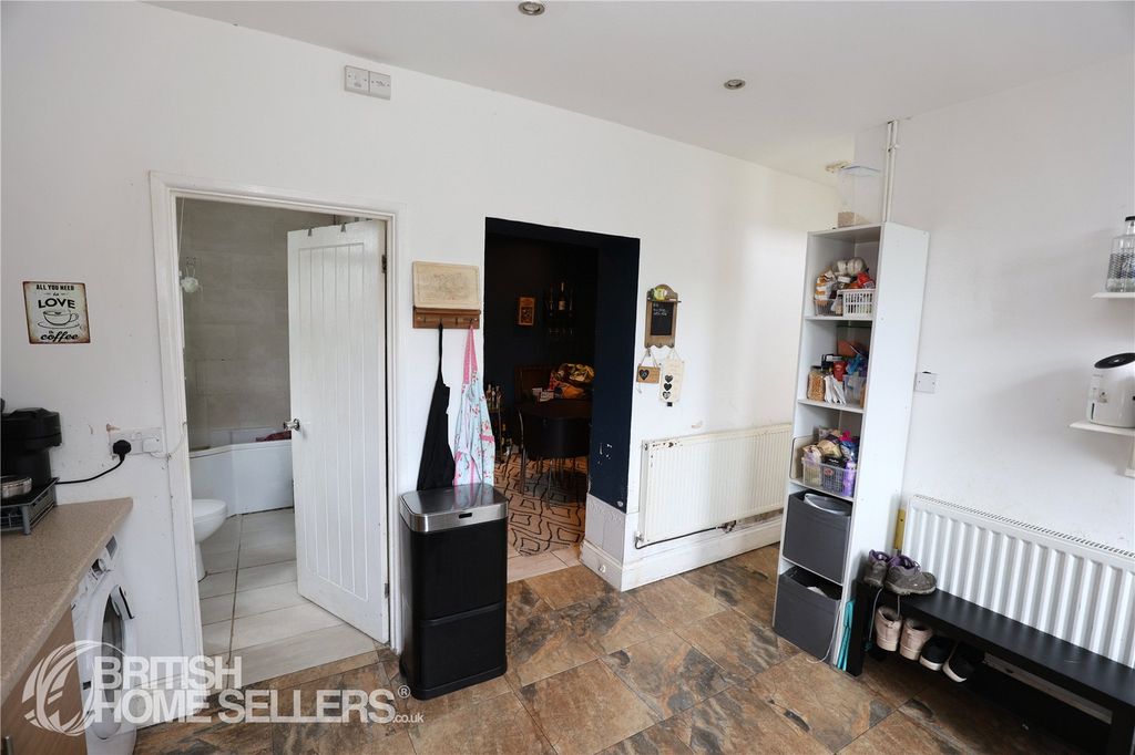 Property photo 3 of 15 Picture No. 14