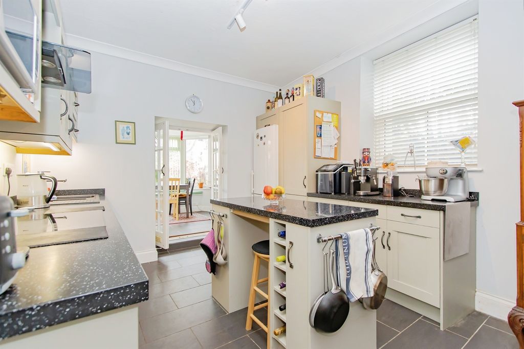 Property photo 3 of 16