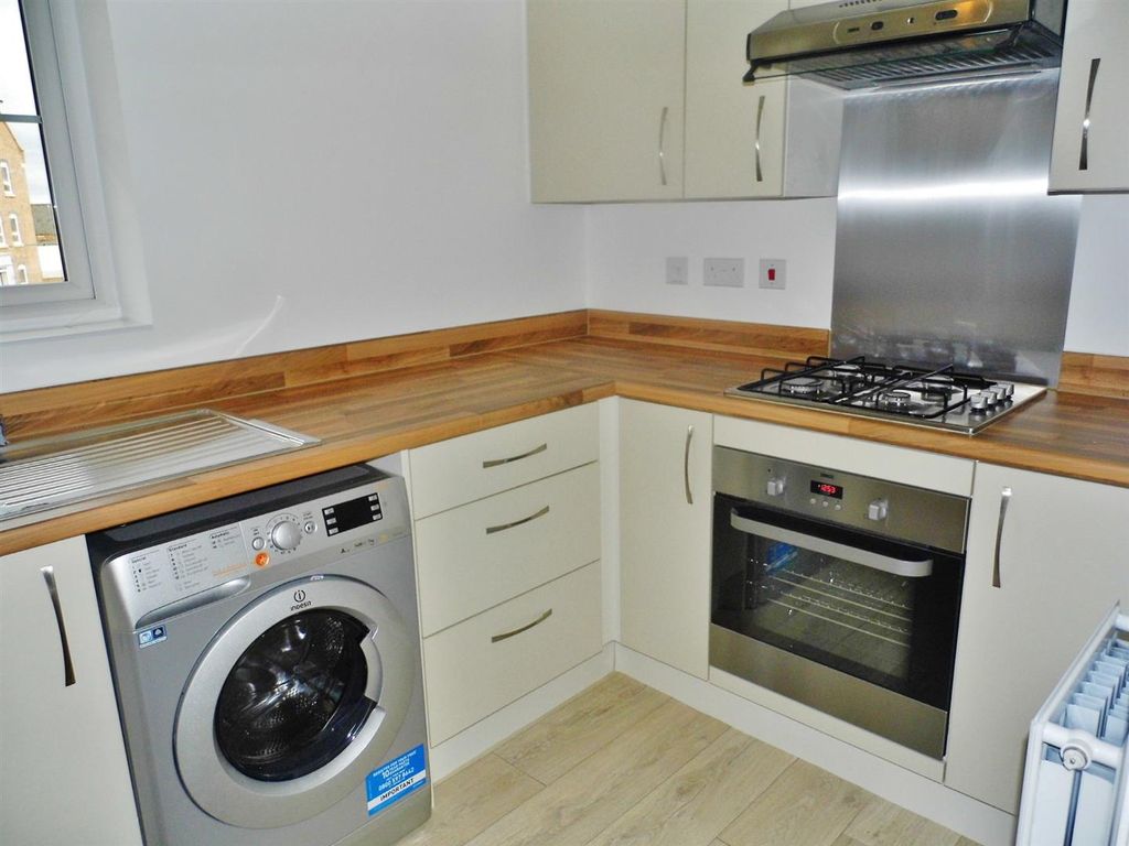 Property photo 3 of 8