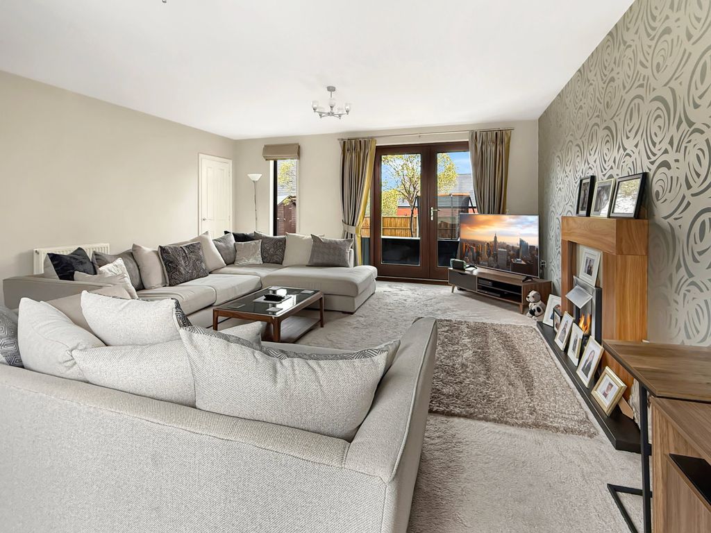 Property photo 3 of 27