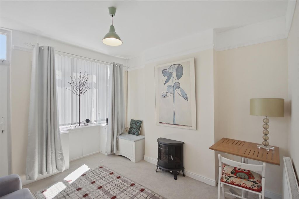 Property photo 2 of 12 Sitting Room