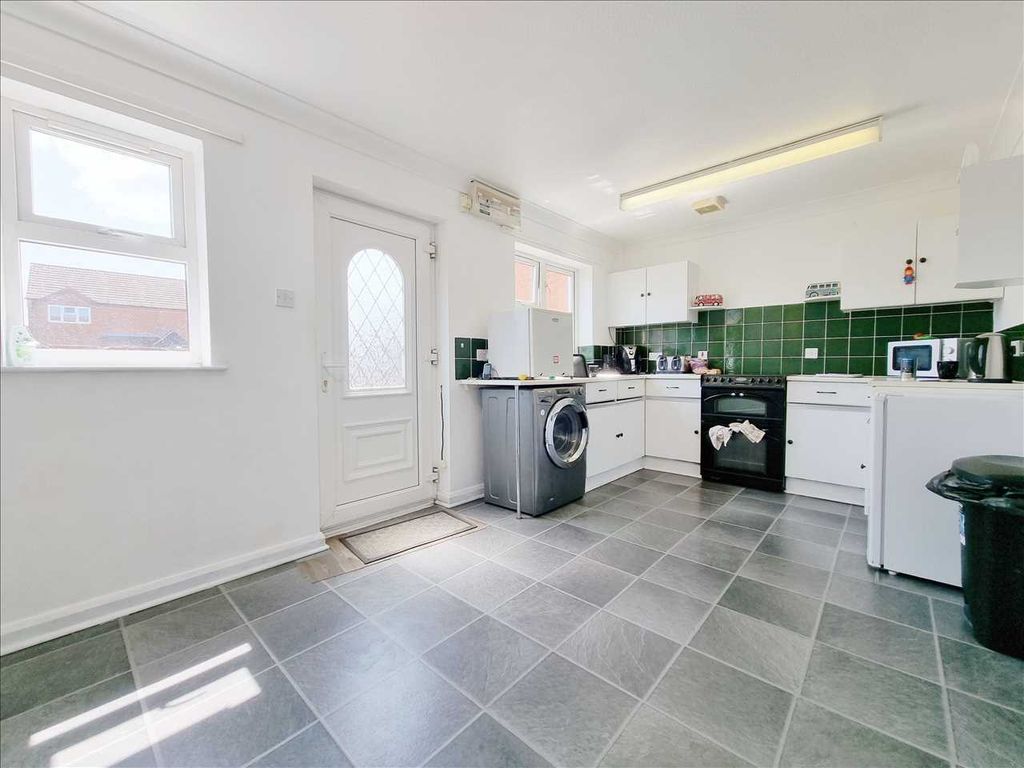 Property photo 3 of 7 Kitchen Diner: