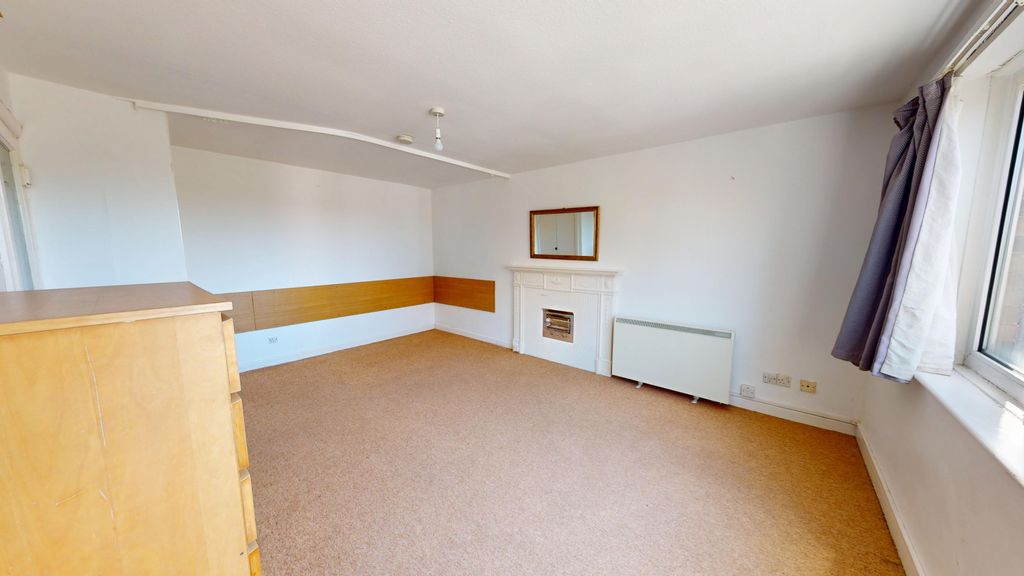 Property photo 2 of 3