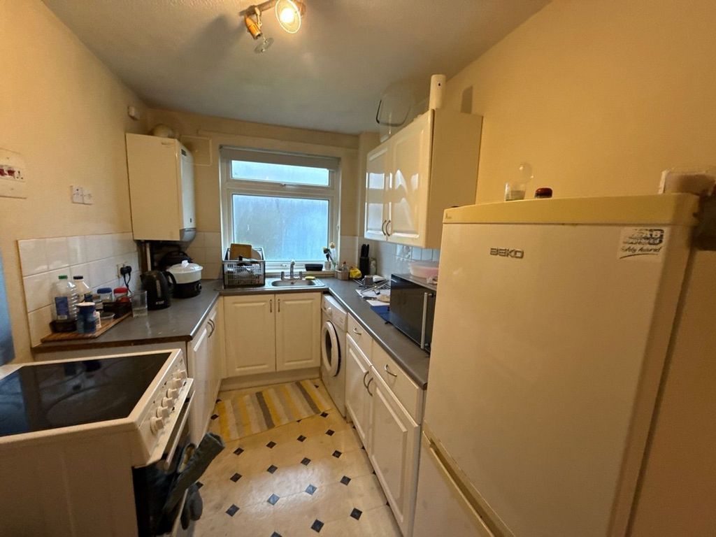 Property photo 3 of 6