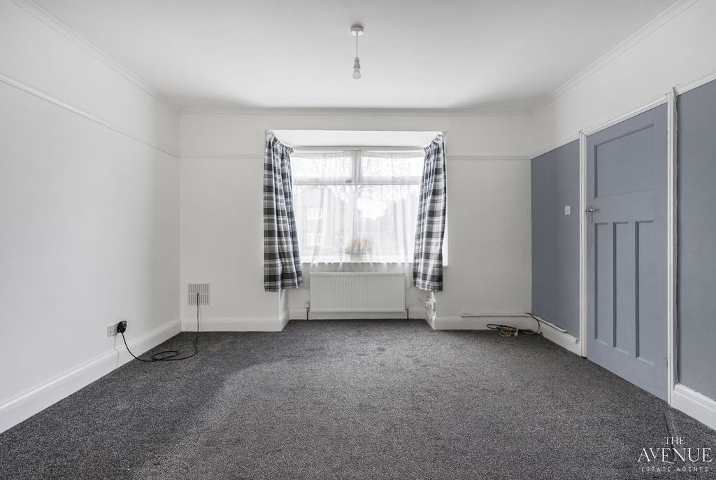 Property photo 3 of 17 4141347