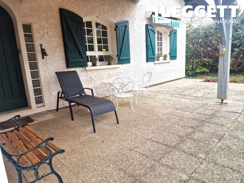 Property photo 2 of 10