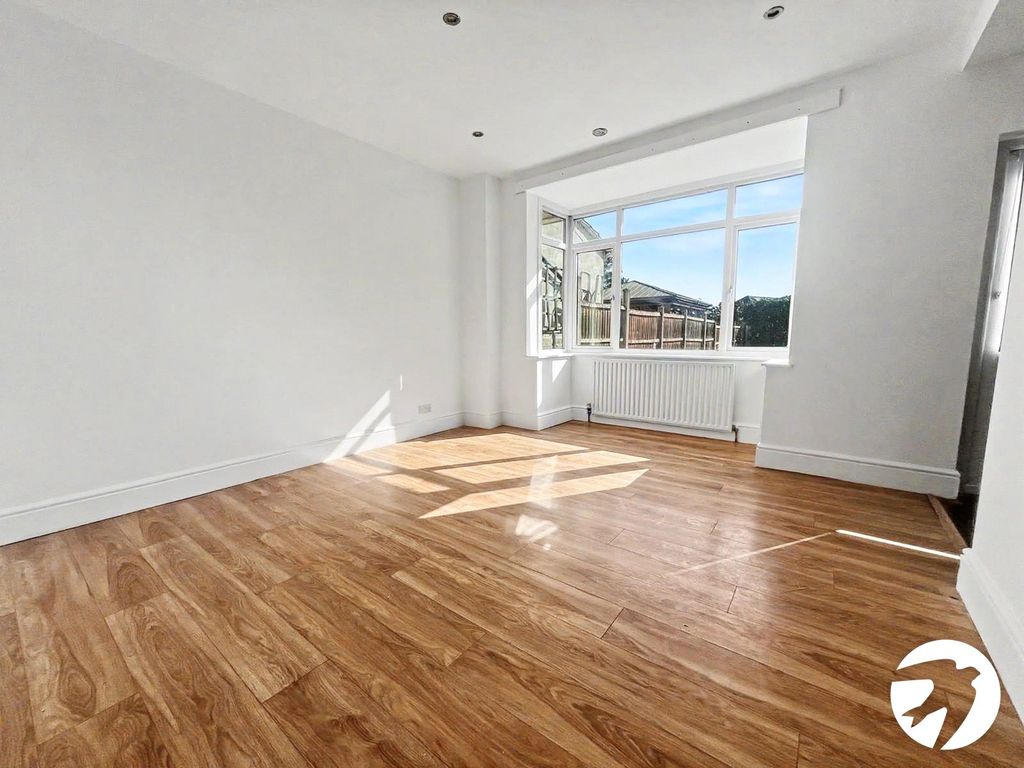 Property photo 2 of 8 Picture No. 03