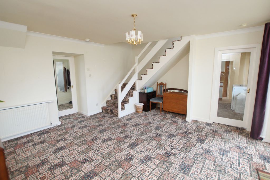 Property photo 3 of 25