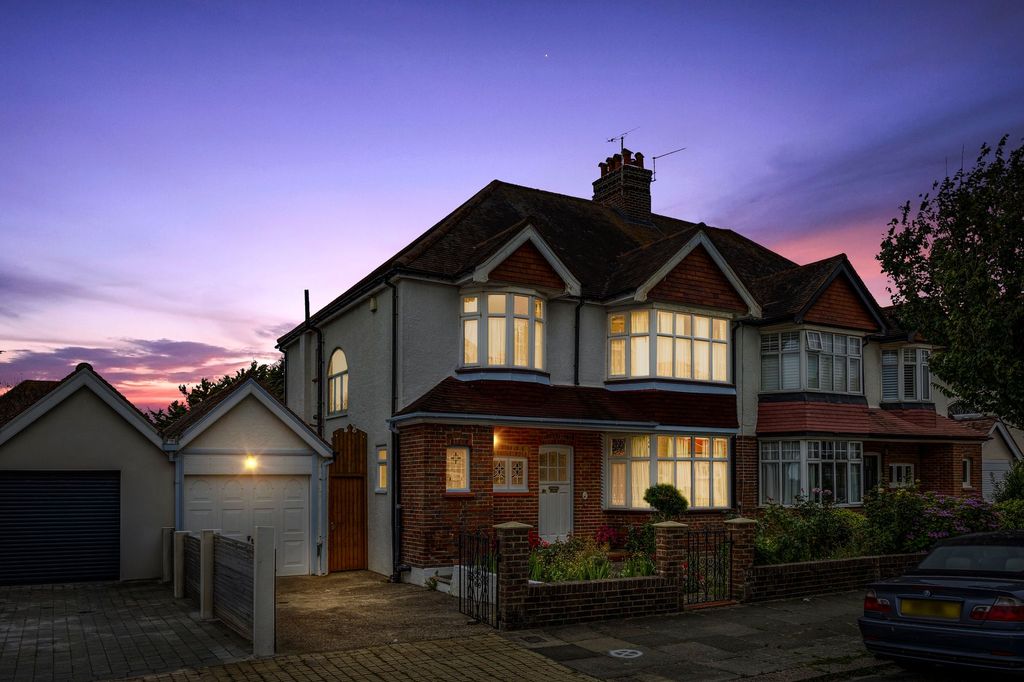Property photo 1 of 35