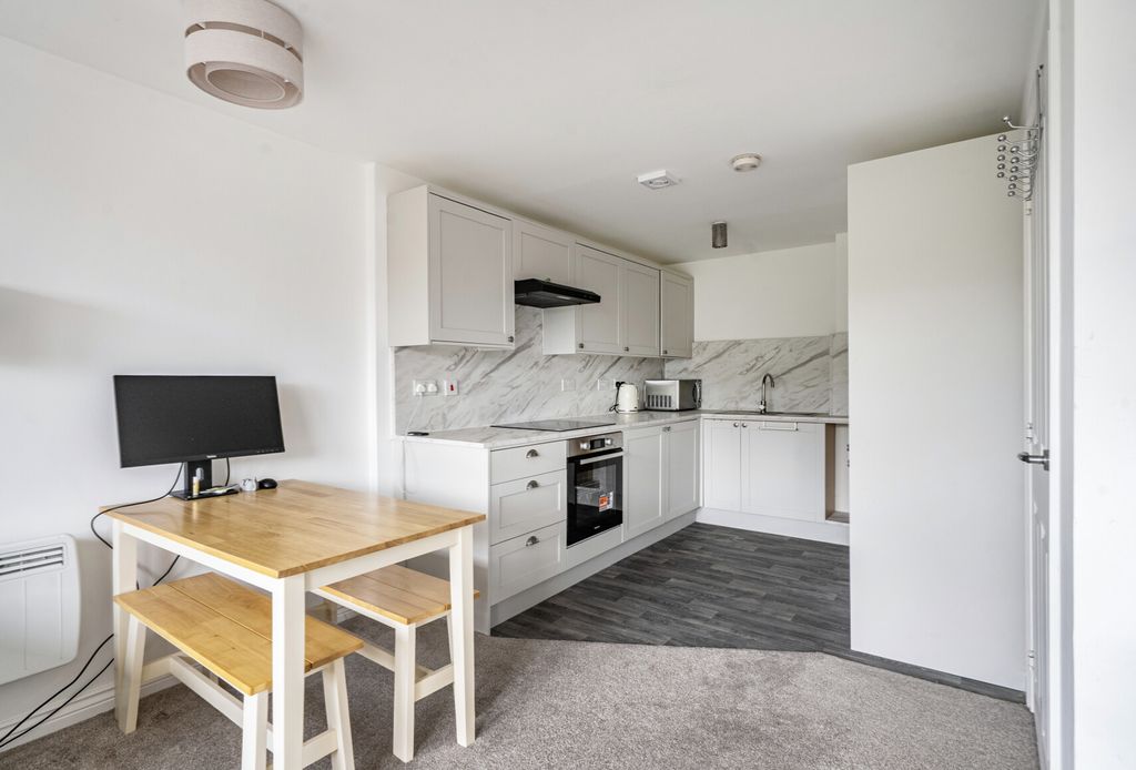 Property photo 3 of 13 1526082-6-6Ab3B08...