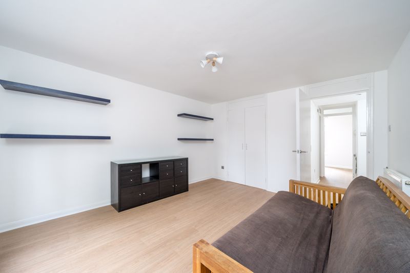 Property photo 3 of 9 Photo 6