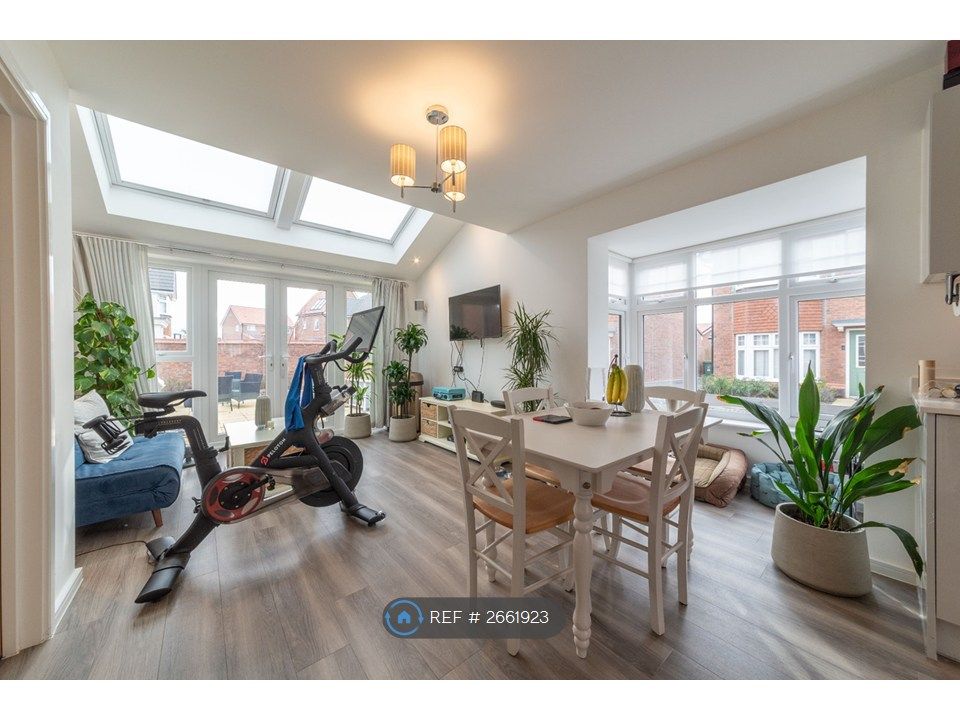 Property photo 2 of 35