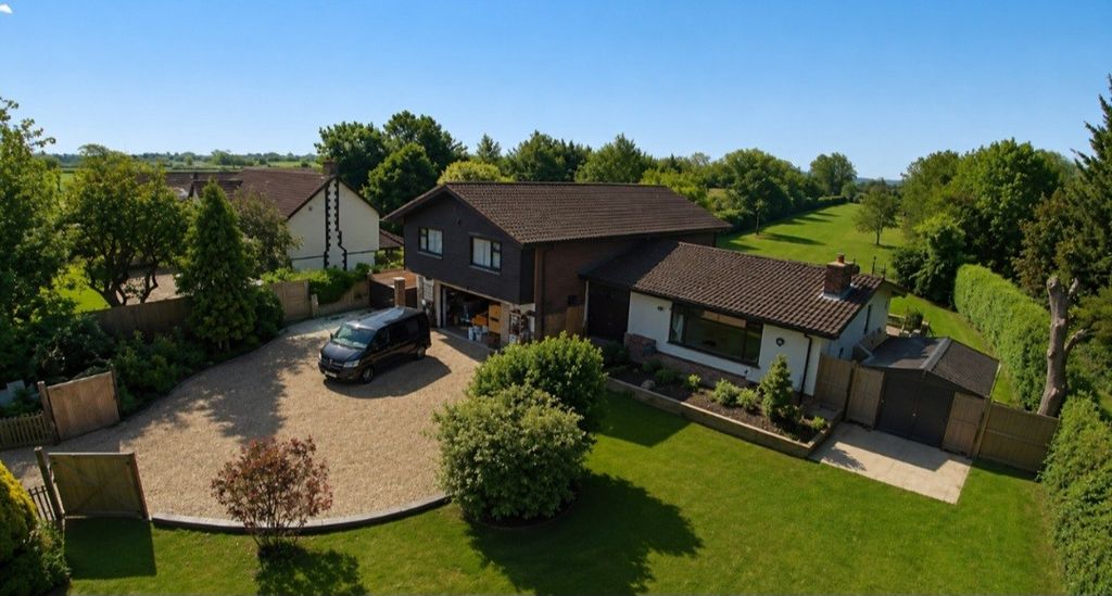 Property photo 1 of 33
