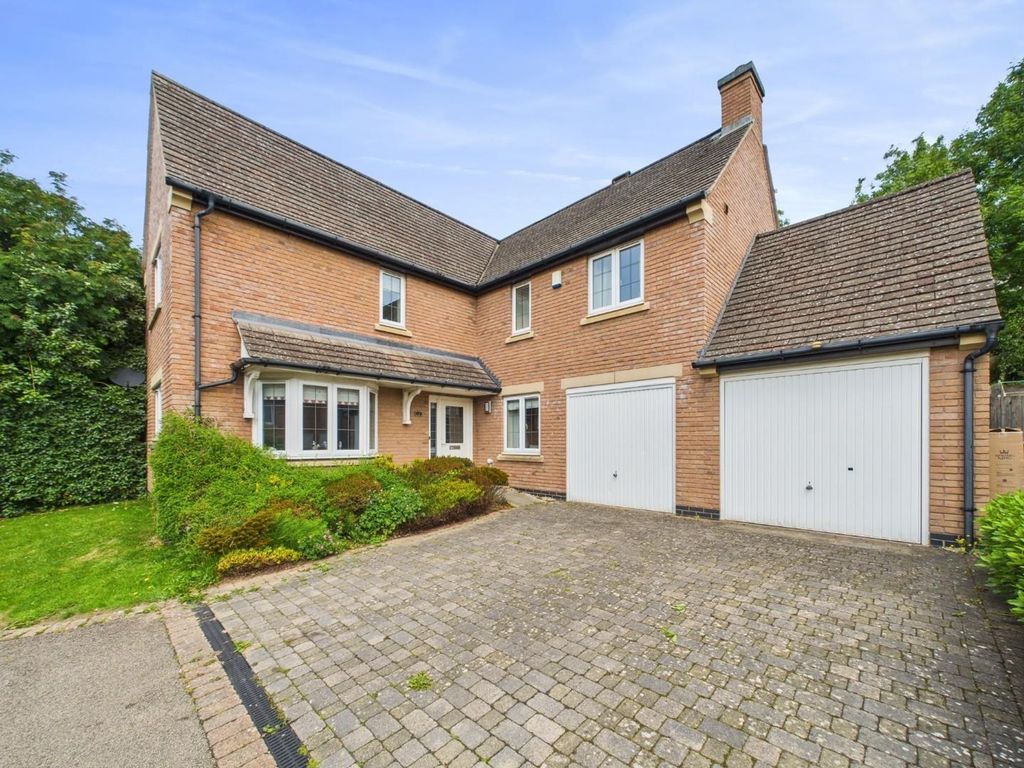 Property photo 1 of 28 Outside/Parking