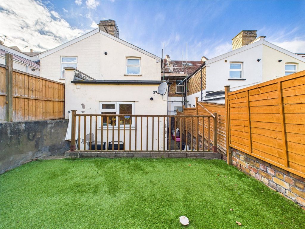 Property photo 1 of 11 Picture No. 20