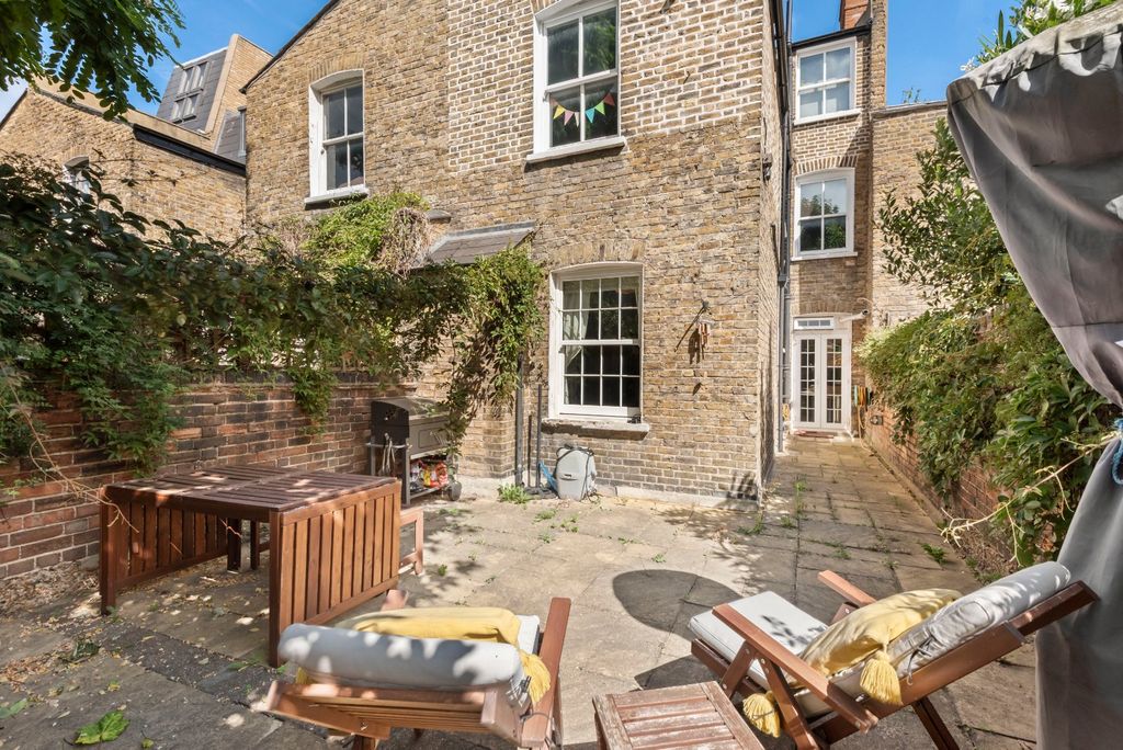 Property photo 1 of 7