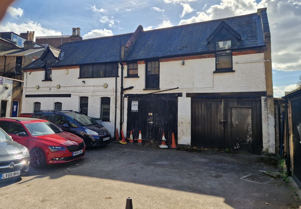 Property photo 1 of 1