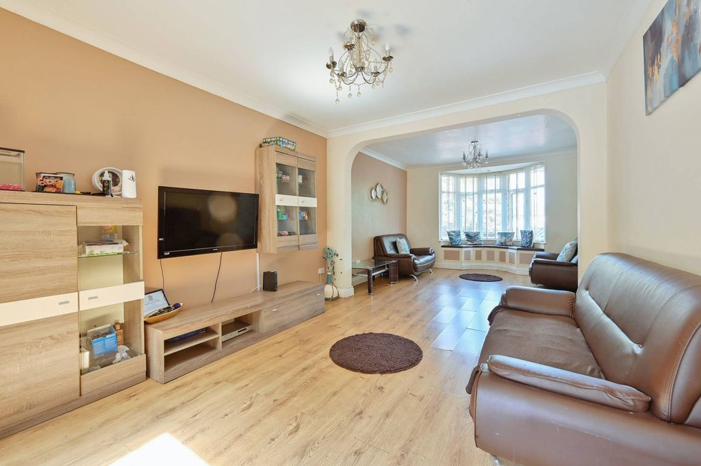 Property photo 1 of 34