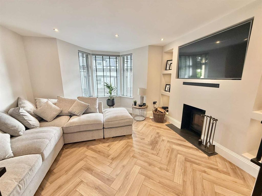 Property photo 2 of 19 B320F268-B4E3-445d-Aa2F-Da5Dbf6Ea296.Jpg