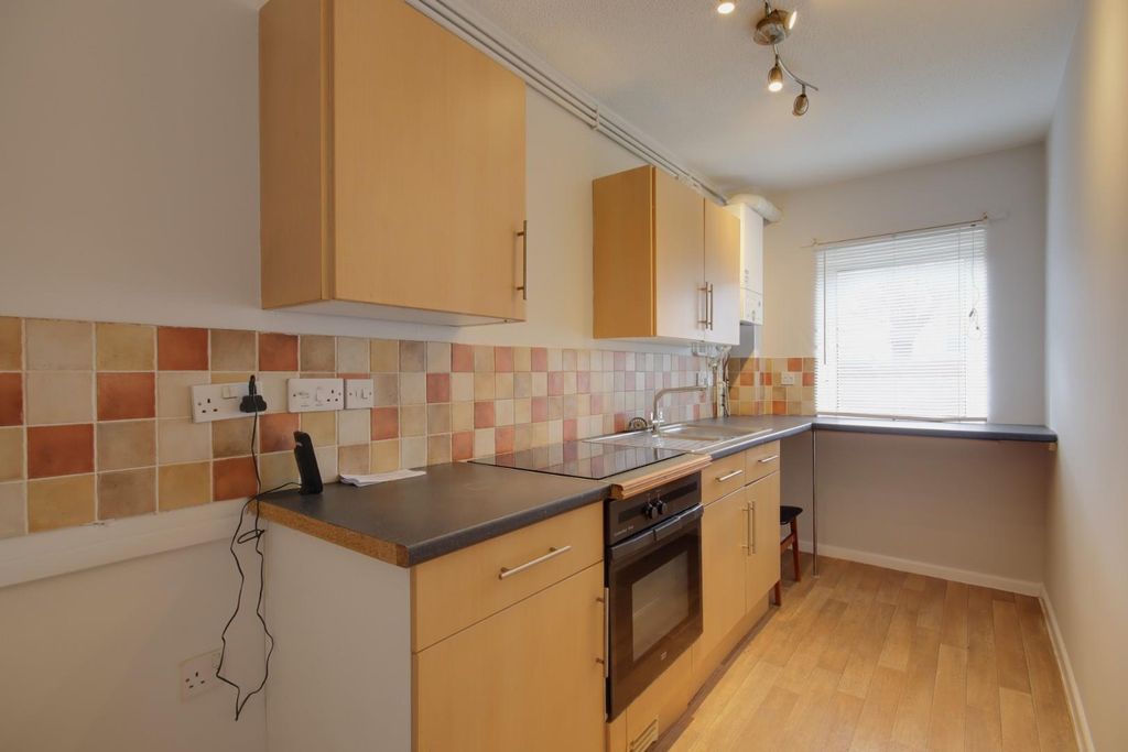 Property photo 2 of 5 Kitchen