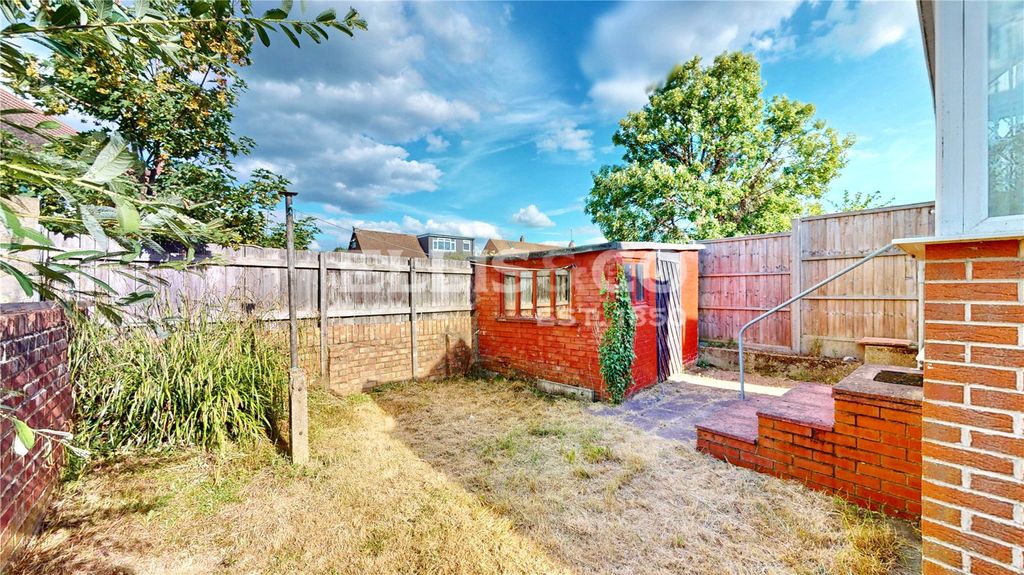 Property photo 2 of 19 Picture No. 10