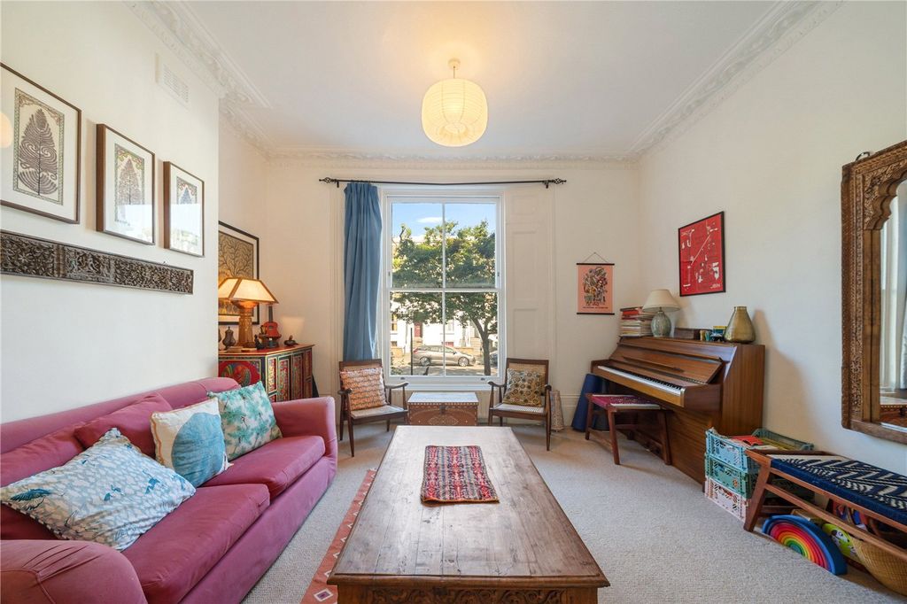 Property photo 2 of 25 Picture No. 03