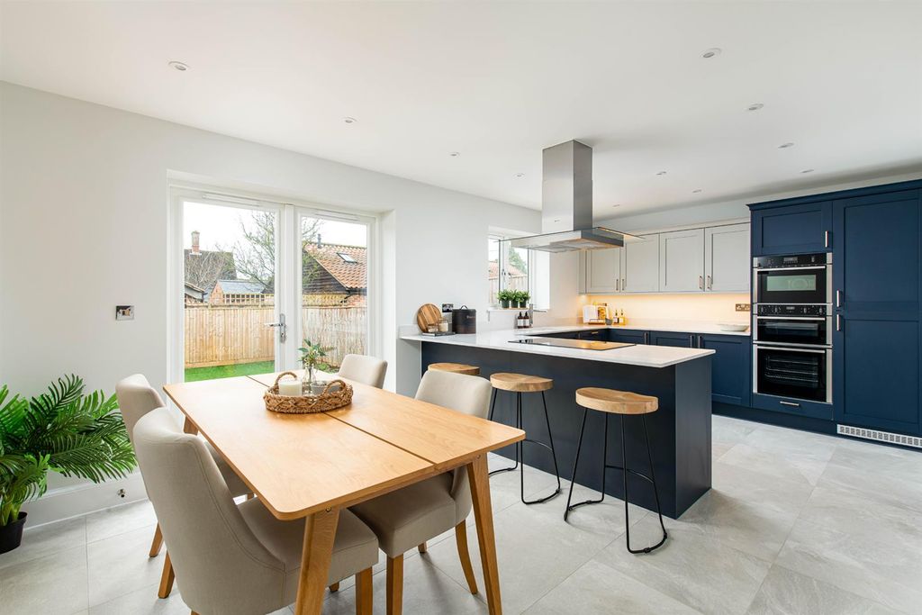 Property photo 3 of 18 Kitchen_2.Jpg